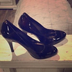 Two tone brown heels